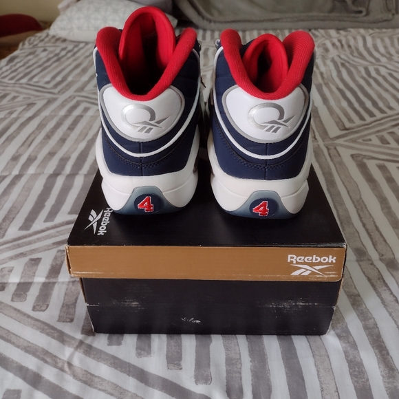 Reebok Iverson question , brand new with box - Picture 2 of 6